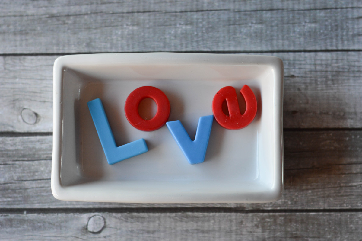 Floral Letter Trinket Dish - With just a few supplies, make this gorgeous trinket dish, perfect for your dresser. This project is for any skill level! 